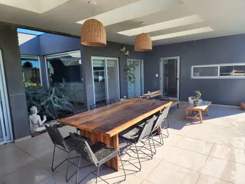 Venta Casa 4 ambientes Fincas del Alba- Apto Crédito Lote 2500 mts Escriturado