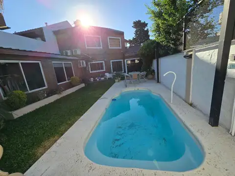Casa 4 ambientes con 3 baños