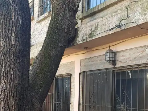 Casa en Venta con 4 cocheras