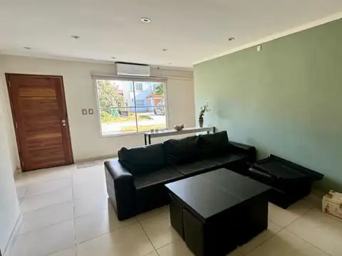 Casa en Alquiler en Echeverria Del Lago, USD 1.500