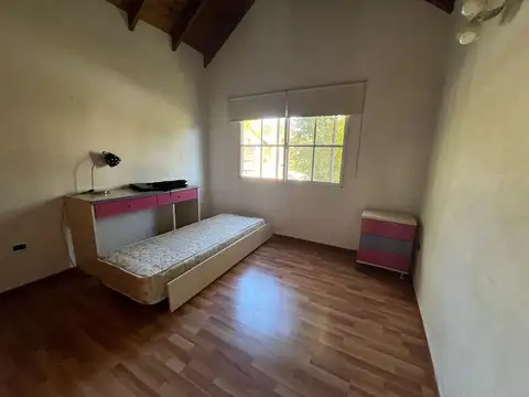 Casa en alquiler de 5 ambientes y pileta