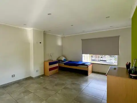 Casa en alquiler de 5 ambientes y pileta