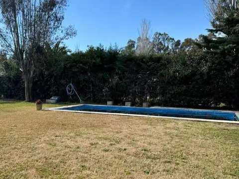 Casa en Alquiler con 1 cochera