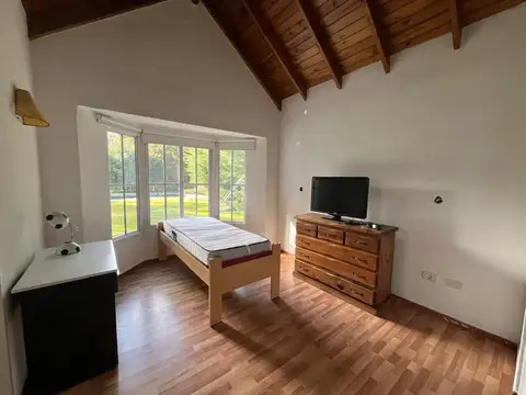 Casa en Alquiler en Echeverria Del Lago, USD 1.500