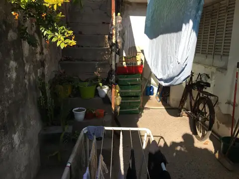 Casa 4 ambientes con 1 baño