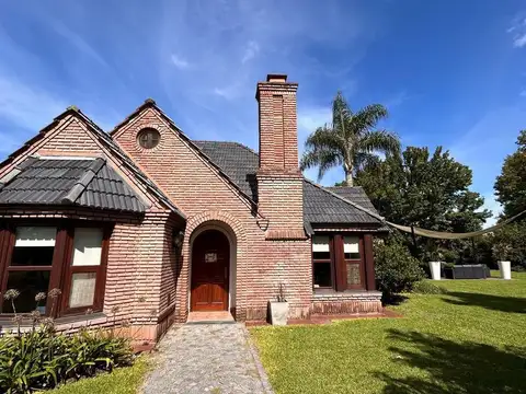 Casa 4 ambientes con 3 baños