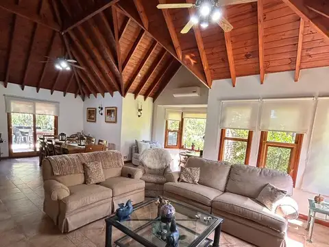 Casa 4 ambientes con 3 baños