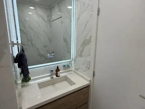 Impecable 5 ambientes con pileta, totalmente reciclada a nueva!