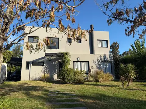 DEV. Venta casa 5 amb en el Barrio san Agustin, Villanueva . A 10min de panamericana y proximo al centro comercial vila terra