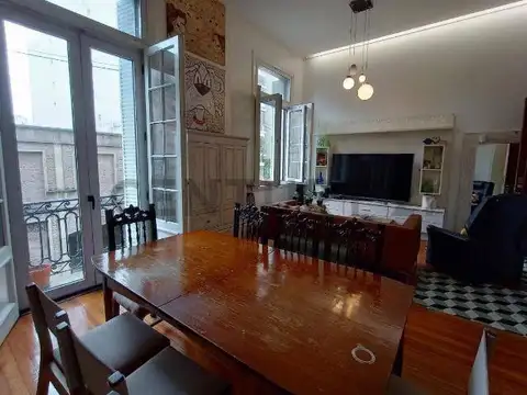 Venta de semipiso de estilo francés reciclado en San Telmo- FINANCIADO