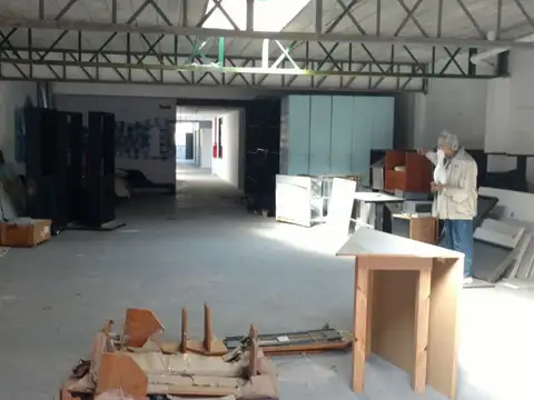 Edificio Comercial 1049 m² c/ Oficinas Amuebladas y Terrazas - Brasil 2300