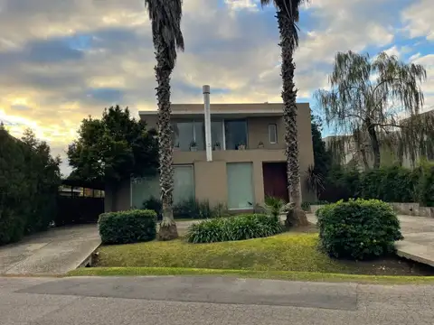 Casa en Alquiler de 5 dormitorios