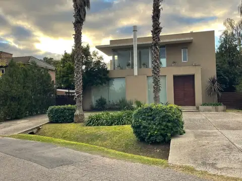 Casa en Alquiler en Los Sauces, USD 2.500