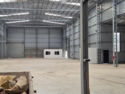 GALPON EN VENTA ZONA INDUSTRIAL 1200M2 APTO PARA CAMIONES