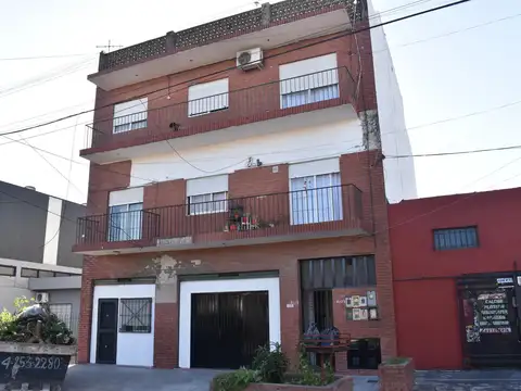 OPORTUNIDAD venta de edificio en Bloque 6 Departamentos   Local   cochera Quilmes