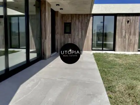 Venta Casa 4 ambientes a la laguna en Barrio La Alameda, Canning