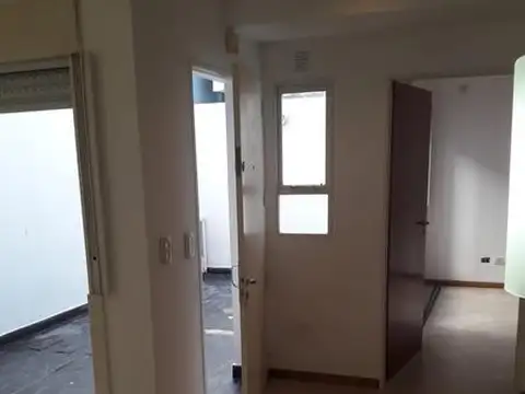 Depto Tipo Casa en Alquiler en Coghlan, $ 1.100.000