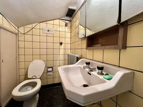 CASA 5 AMBIENTES - TERRENO 8,66X56,20 - ZONIF. R3