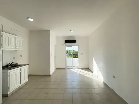 Alquiler | Monoambiente a 100 m. de la UNNE (semi equipado).