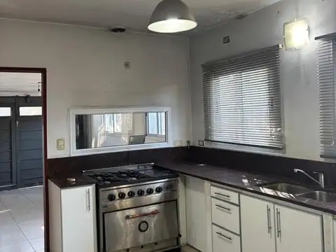 Depto Tipo Casa 5 ambientes con 2 baños