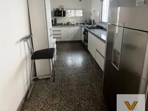 Casa 7 ambientes con 3 baños