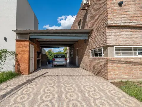 Casa 6 ambientes con 1 baño