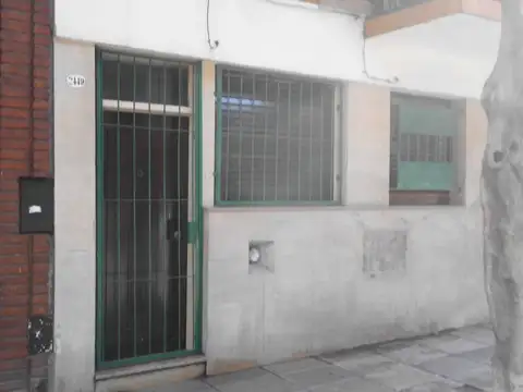 San Luis 2400, Piso PB