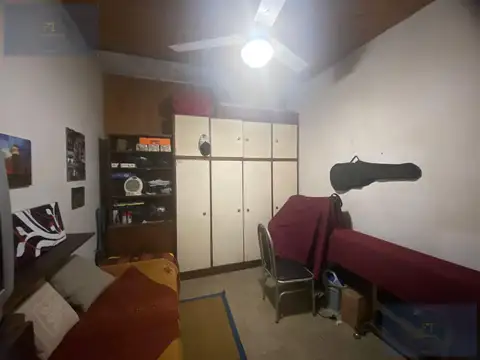 Casa 8 ambientes con 1 baño