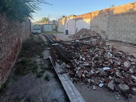 Terreno en Venta 27  mts Fondo