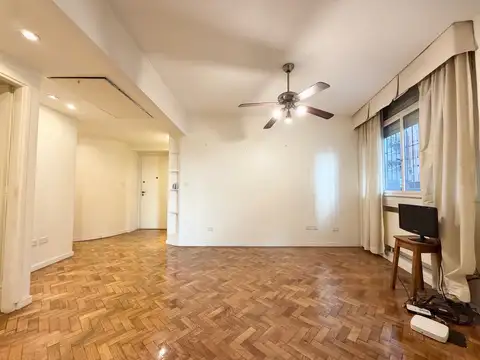 Increible 3 ambientes reciclado de categoria destintado para uso profesional en Recoleta.