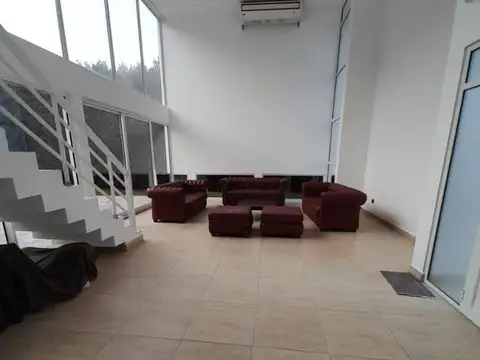 MODERNA CASA  EN BARRIO PRIVADO RUMENCO, FINANCIA.