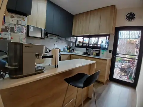 Casa en Alquiler con 1 cochera