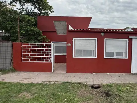 VENTA CASA 4 DORMITORIOS A REFACCIONAR - BAIGORRIA