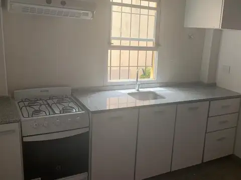 Depto Tipo Casa 3 ambientes con 1 baño
