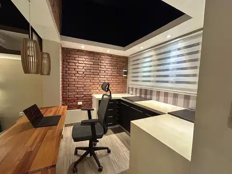 CASA  REFACCIONADA, 4 DORMITORIOS, 3 BAÑOS, GLLÉN