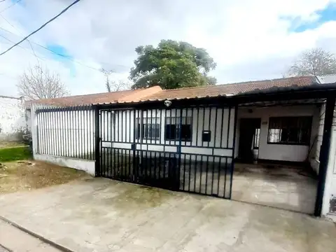 Casa en venta de 3 dormitorios c/ cochera en La Plata