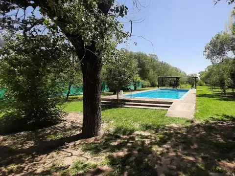 Casa con monoambiente y galpón en venta - Mi Granja
