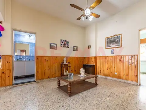 Casa 4 ambientes Venta - Wilde - Cochera-Patio