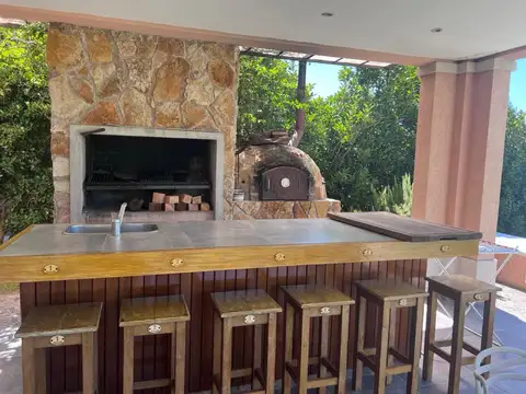 Casa 7 ambientes con 4 baños