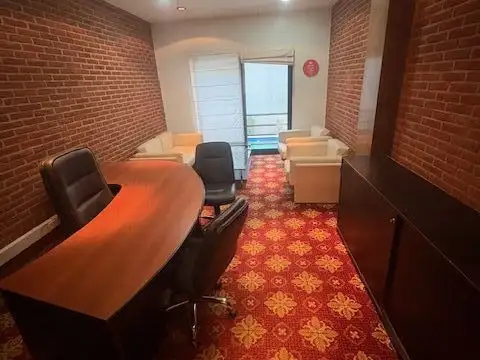 Av. ALICIA M. DE JUSTO 2000, Piso 1