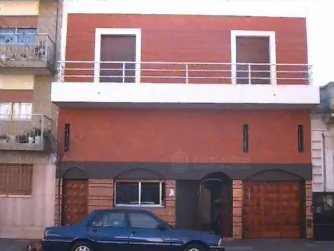SÓLO PARA USO PROFESIONAL SIN EXPENSAS TRES AMPLIOS AMBIENTES