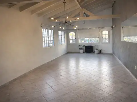 VENTA PROPIEDAD COMERCIAL EN ESQUINA · 700 m² · DOBLE PLANTA · VILLA SARMIENTO