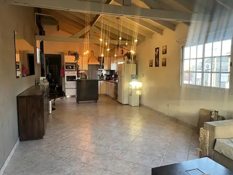 Pastor Obligado 100, Piso -