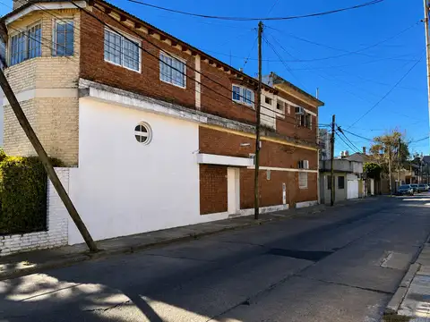 Local en Venta en Villa Sarmiento, USD 434.500