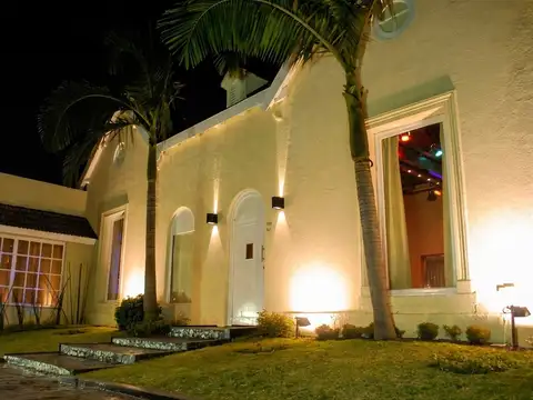 Pastor Obligado 100, Piso -