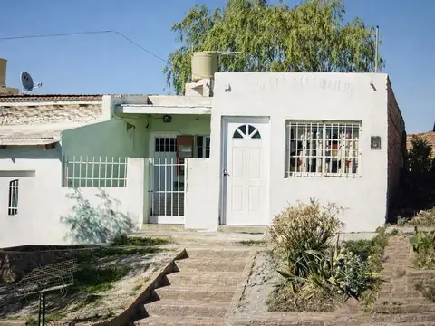 Casa a refaccionar en Balcarce 1083