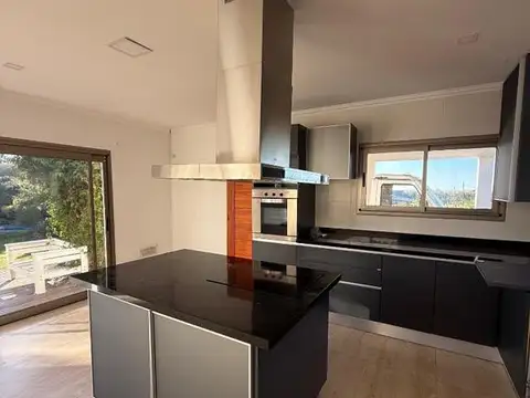 Casa en Venta en Concordia, USD 400.000