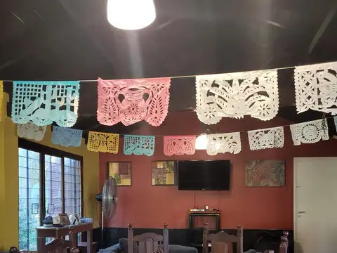 Casa en Venta con 2 cocheras