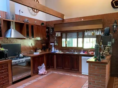 CASA DE CAMPO EN 5 HECTAREAS EN KM 63,5 RUTA 2