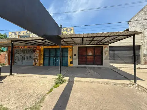 Venta Local + Galpón Luis Guillón Esteban Echeverria 300 m2 Cubiertos Oportunidad
